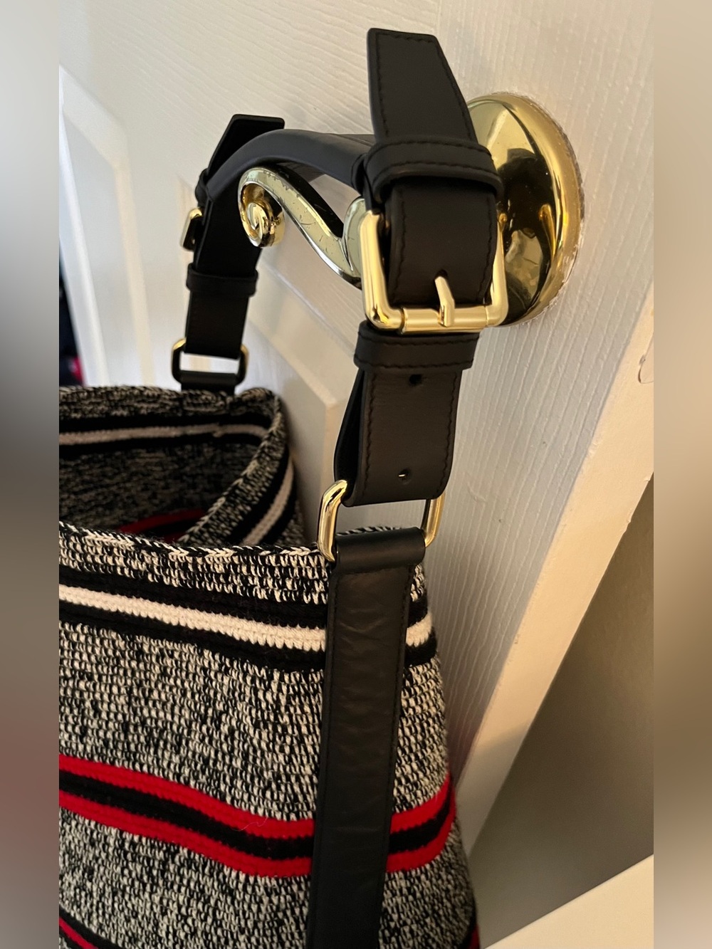 Gorgeous Bucket Bag with leather shoulder strap & Accents!
Pristine condition